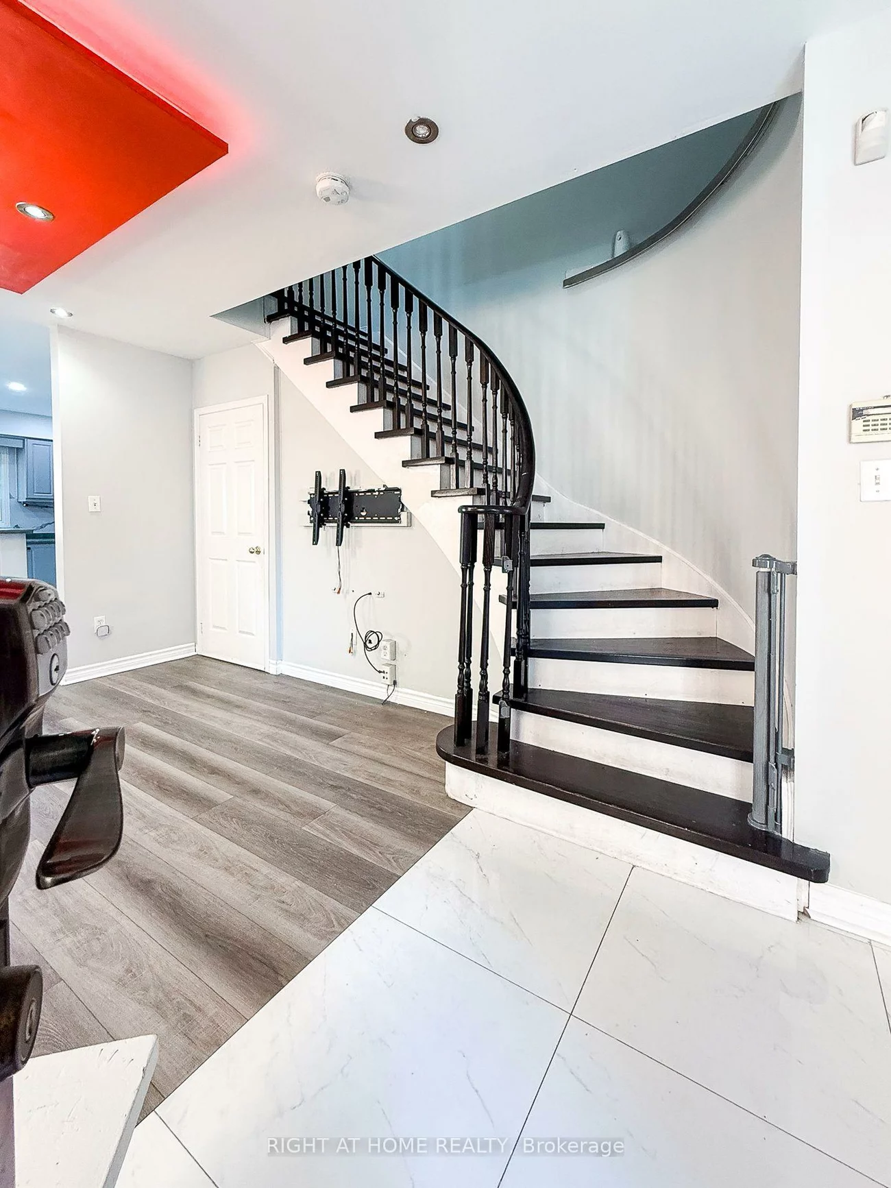 717, Mirage, Hurontario, Mississauga