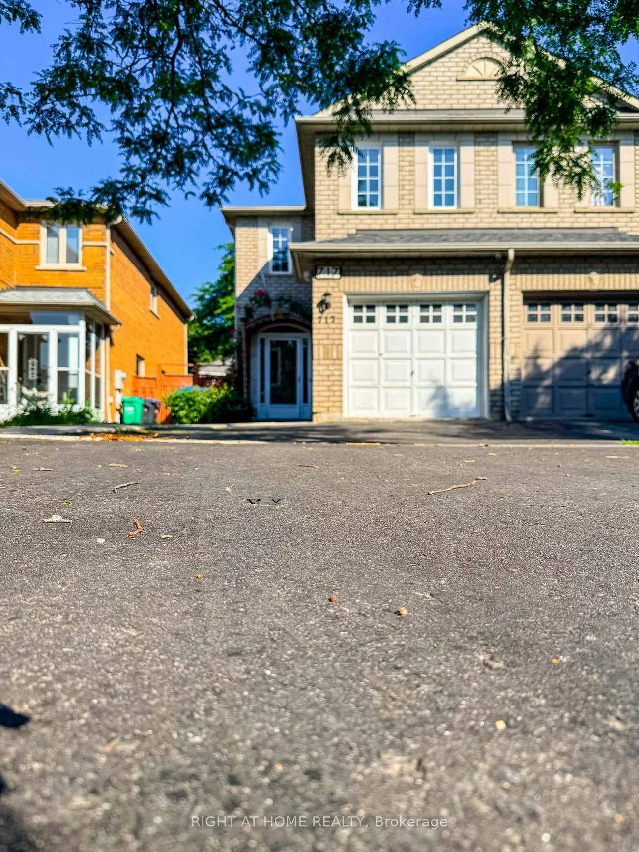 717, Mirage, Hurontario, Mississauga
