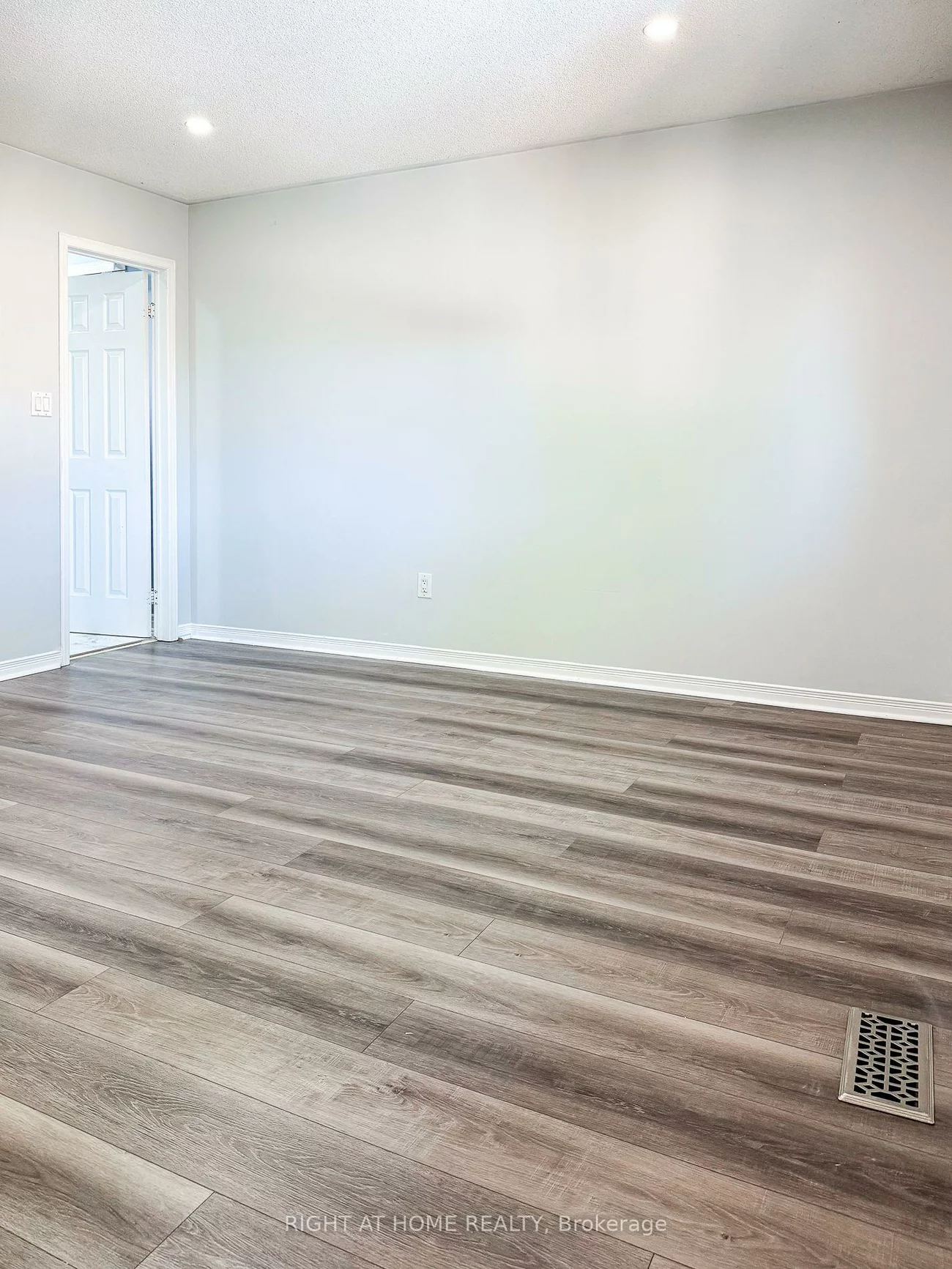 717, Mirage, Hurontario, Mississauga