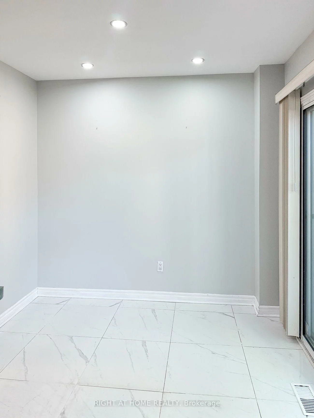 717, Mirage, Hurontario, Mississauga