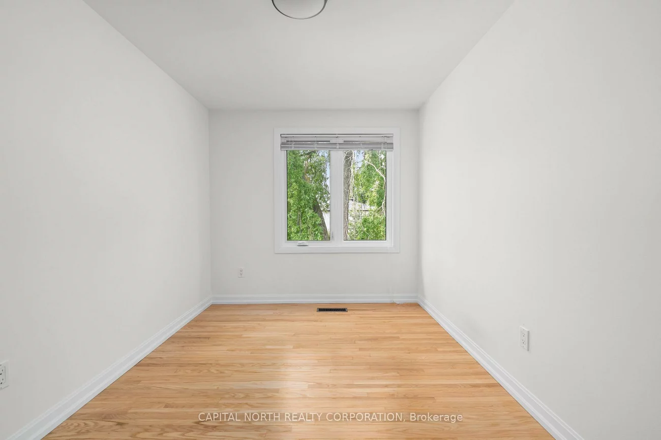 2396, Barcella, Sheridan, Mississauga