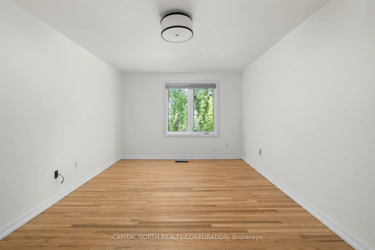 2396, Barcella, Sheridan, Mississauga