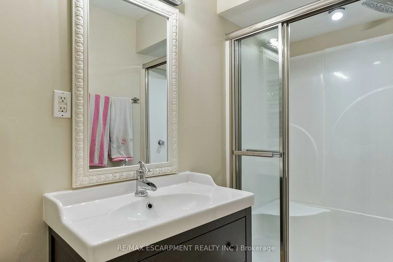 615, VANESSA, Lorne Park, Mississauga
