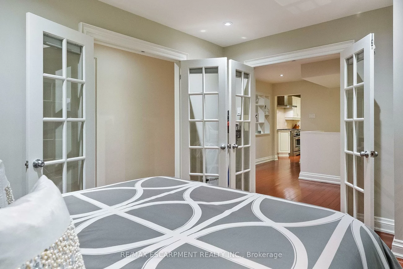 615, VANESSA, Lorne Park, Mississauga