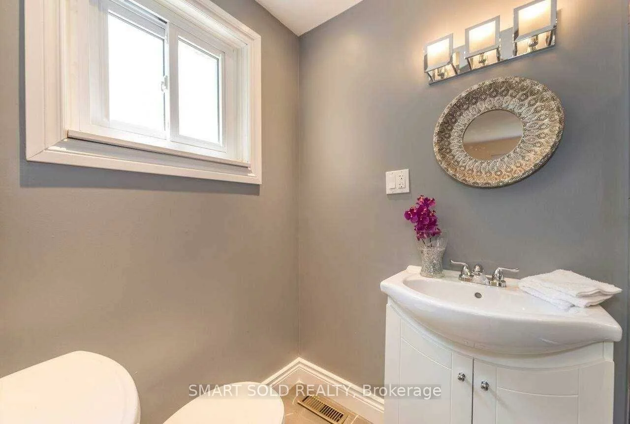 1116, Pomona, Erindale, Mississauga