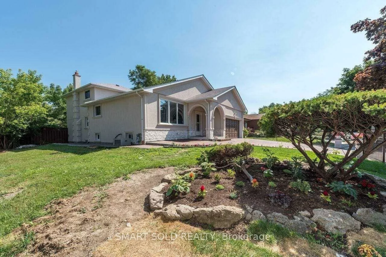 1116, Pomona, Erindale, Mississauga