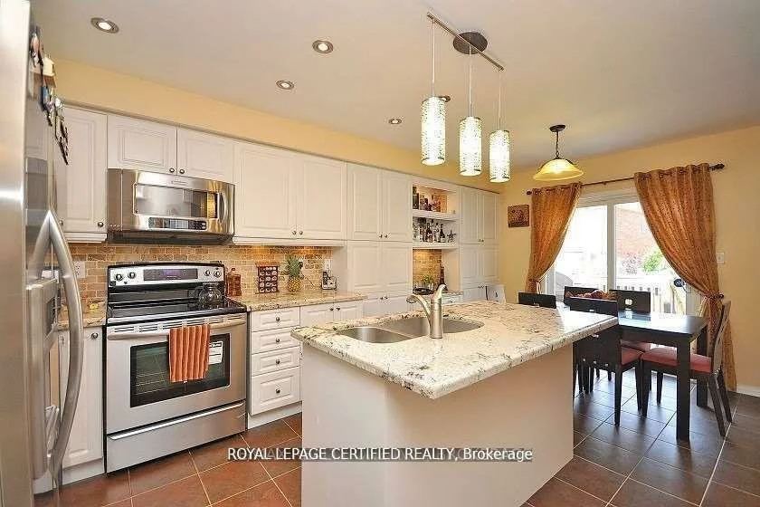 426, Orange Walk, Hurontario, Mississauga