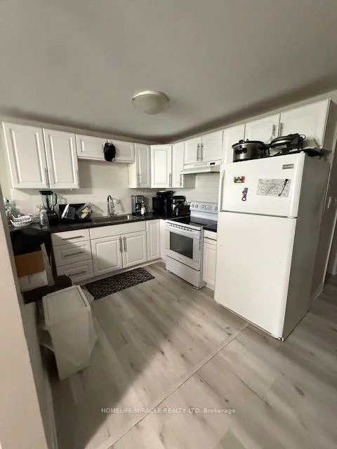 9, Ellen, Streetsville, Mississauga