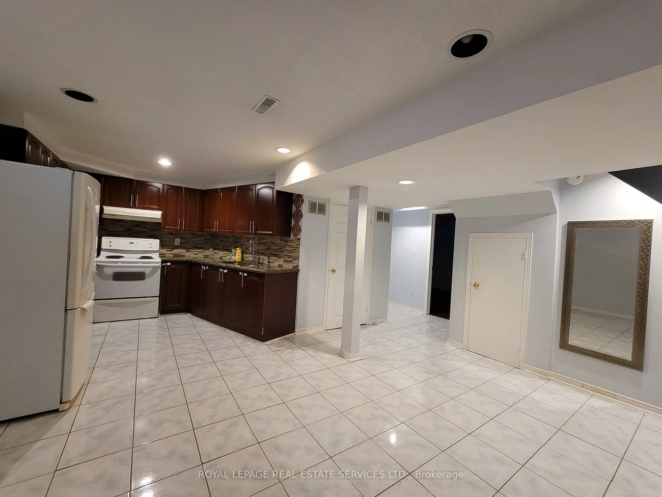 323, Winfield, Hurontario, Mississauga