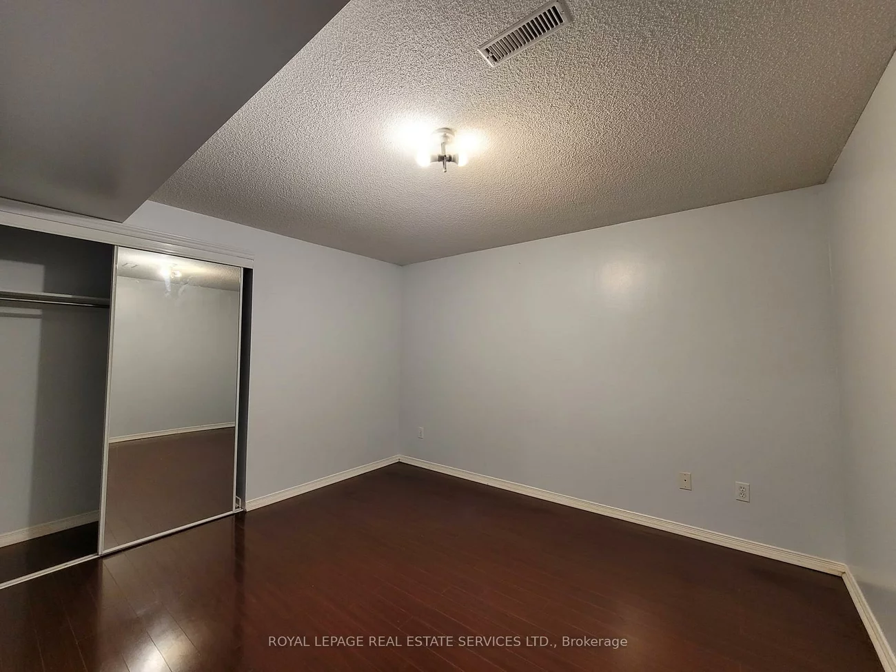 323, Winfield, Hurontario, Mississauga