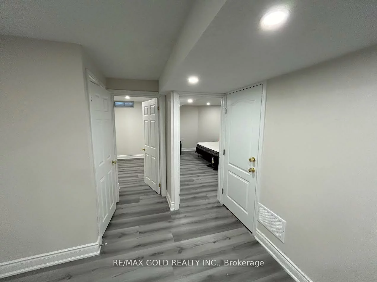 1028, Fernandez, East Credit, Mississauga