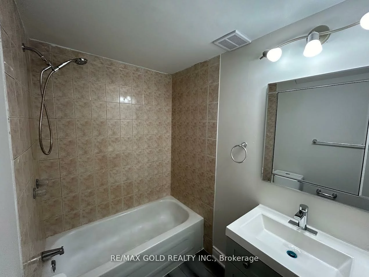 1028, Fernandez, East Credit, Mississauga
