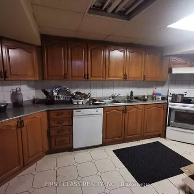 324, Winfield, Hurontario, Mississauga