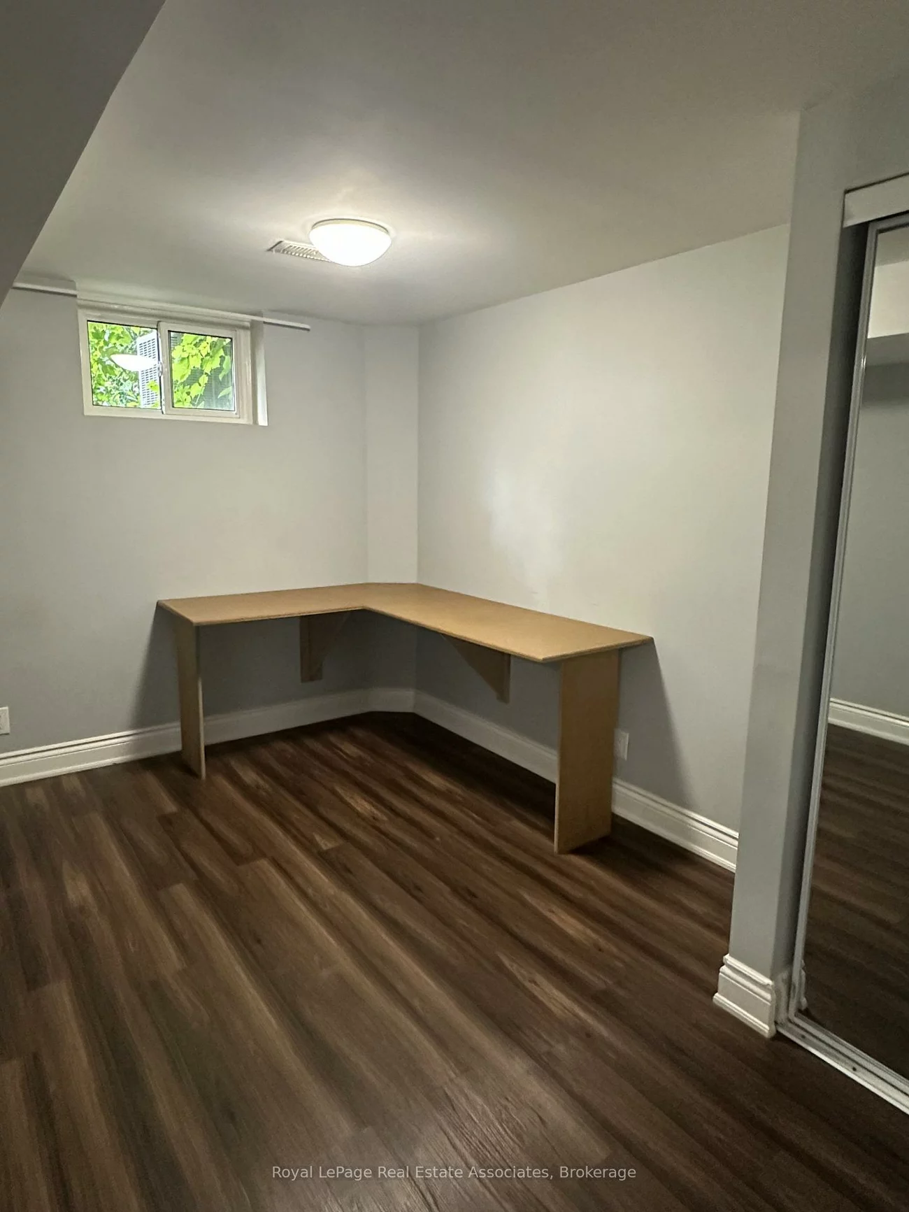 1590, Coram, Dixie, Mississauga