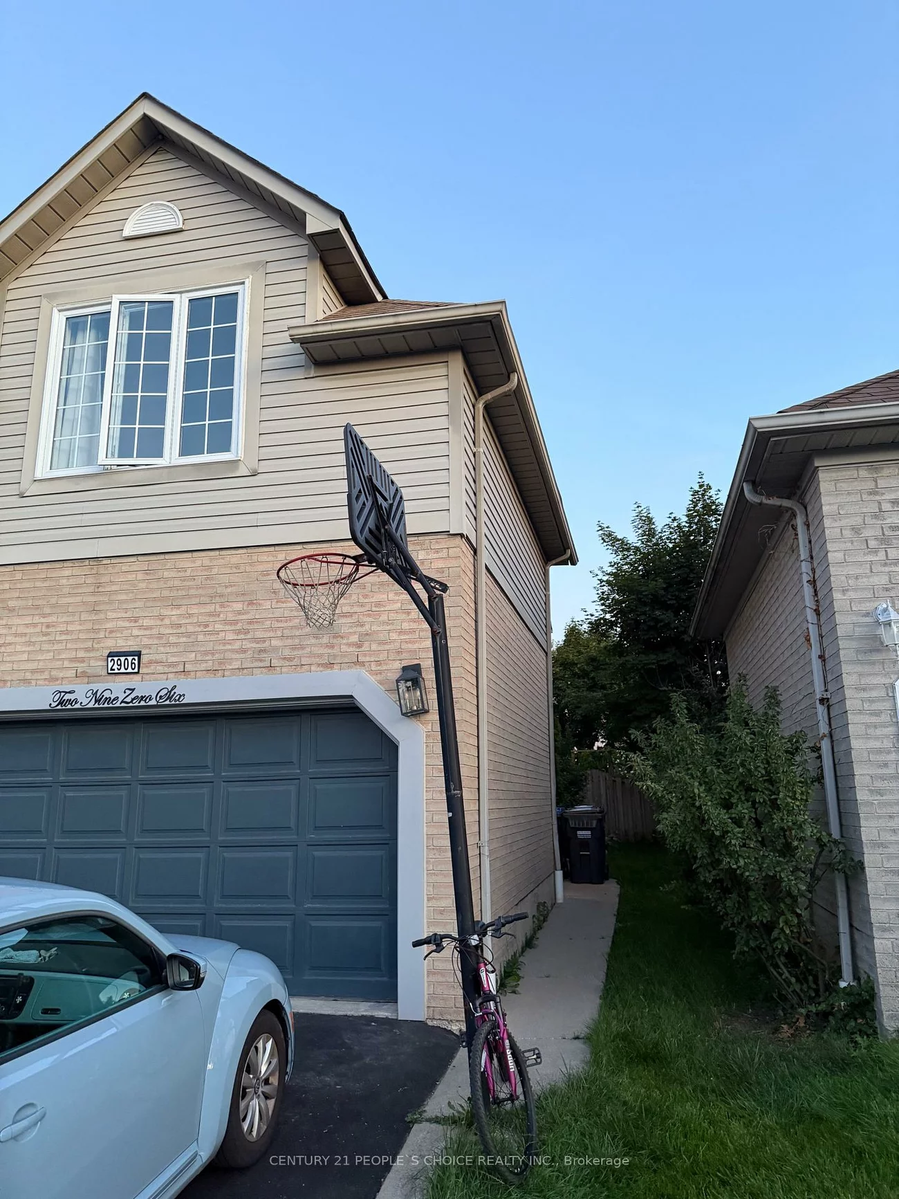 2906, Peacock, Central Erin Mills, Mississauga