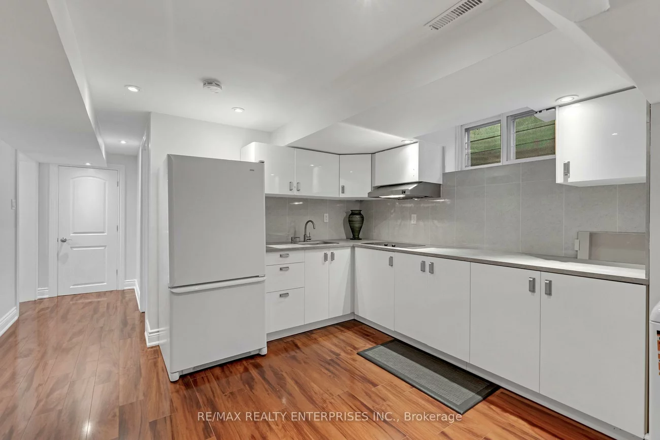 2084, Obeck, Sheridan, Mississauga