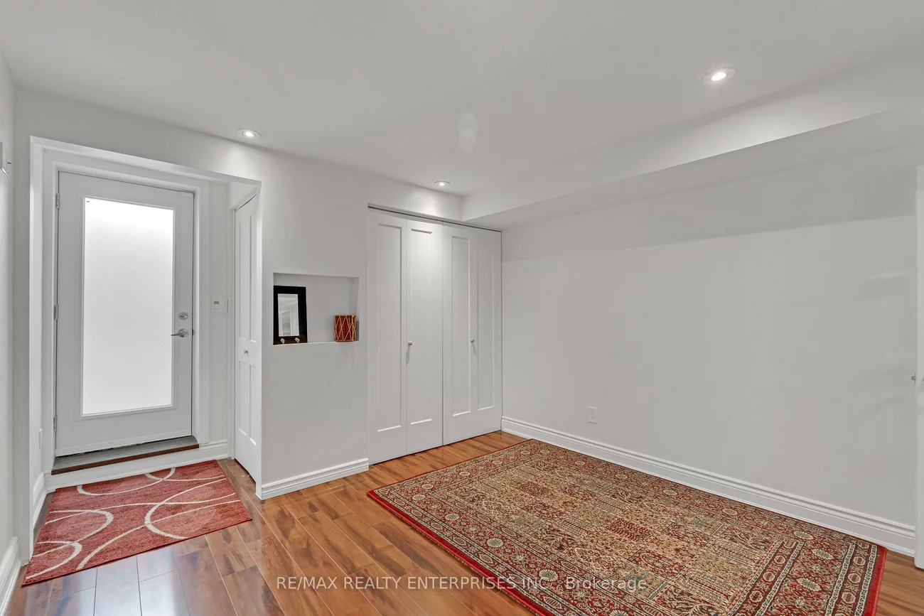 2084, Obeck, Sheridan, Mississauga
