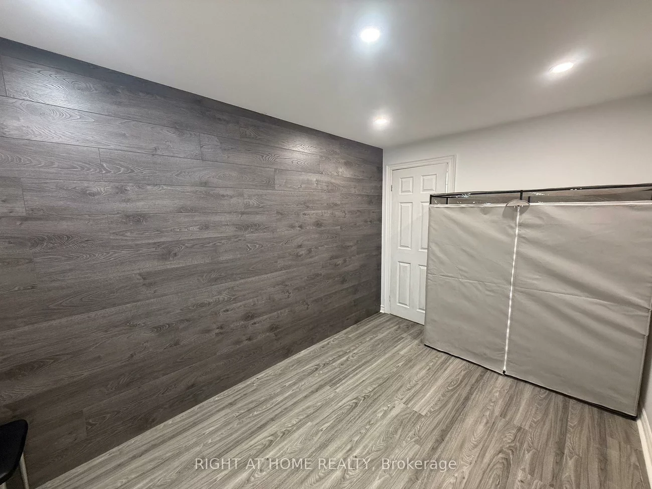 4802, Bluefeather, Hurontario, Mississauga