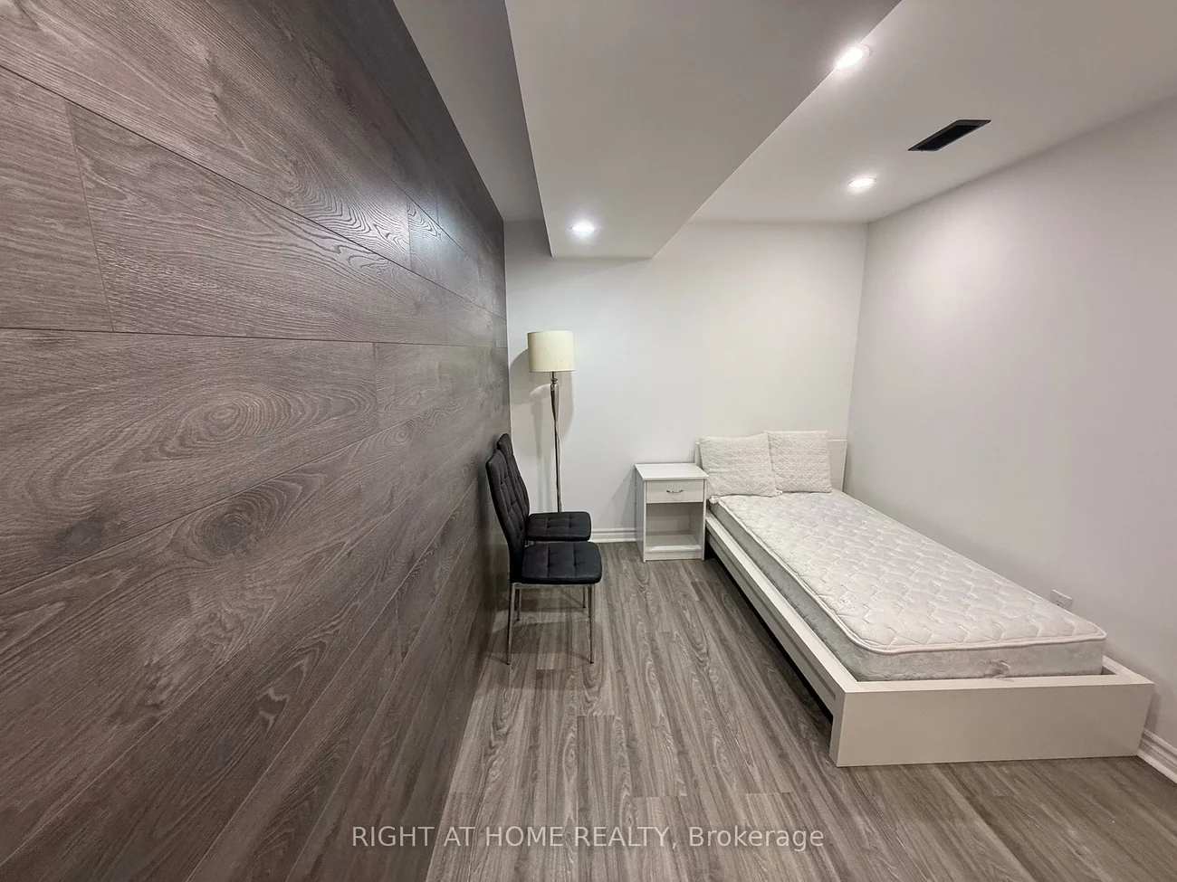 4802, Bluefeather, Hurontario, Mississauga