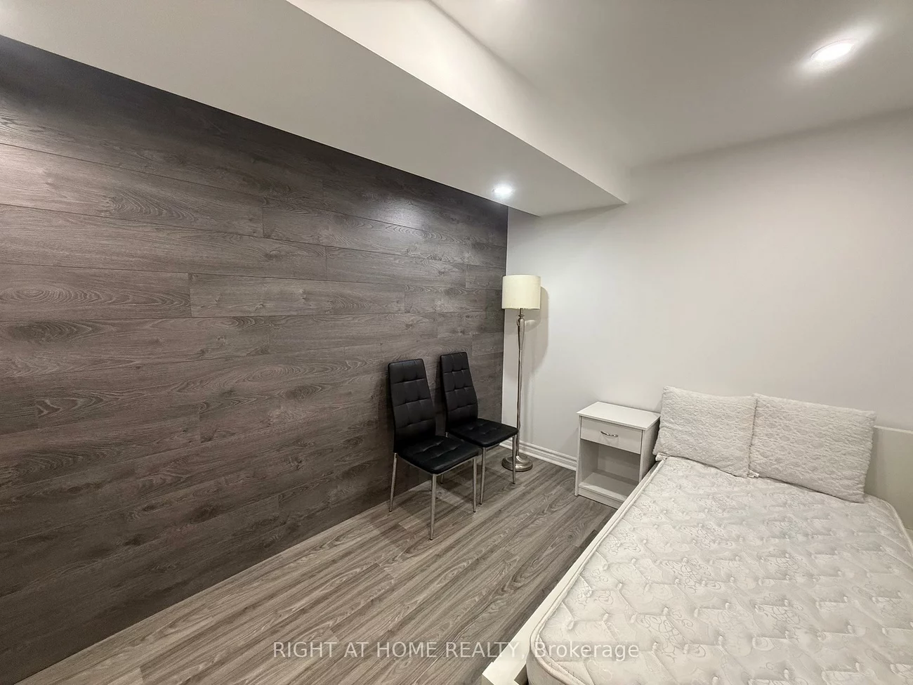 4802, Bluefeather, Hurontario, Mississauga