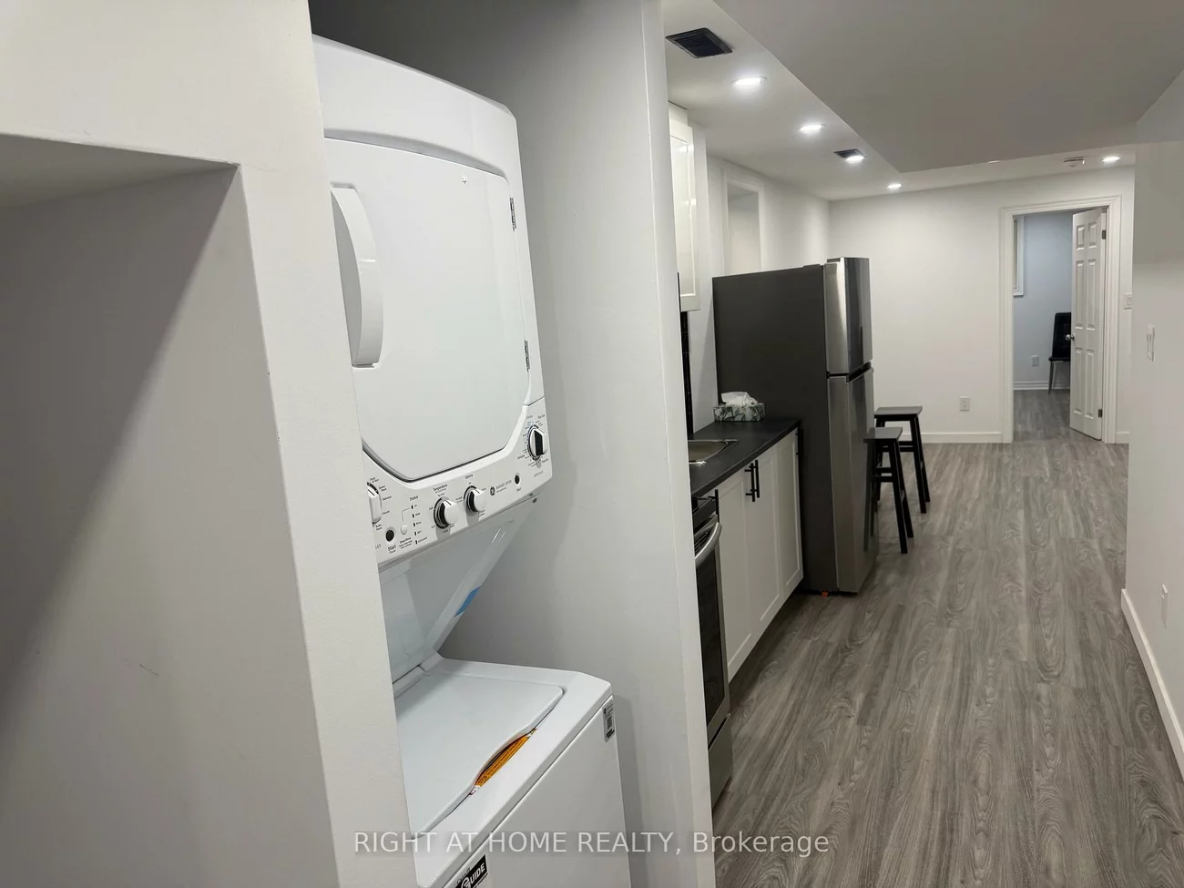 4802, Bluefeather, Hurontario, Mississauga