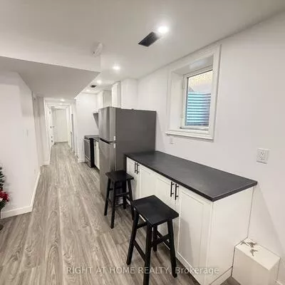 4802, Bluefeather, Hurontario, Mississauga