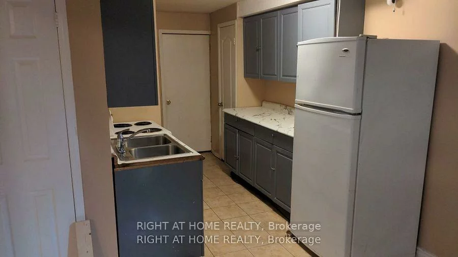 3470, Crimson King, Lisgar, Mississauga
