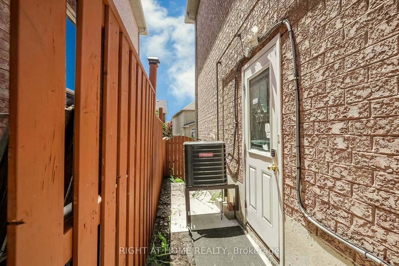 3470, Crimson King, Lisgar, Mississauga
