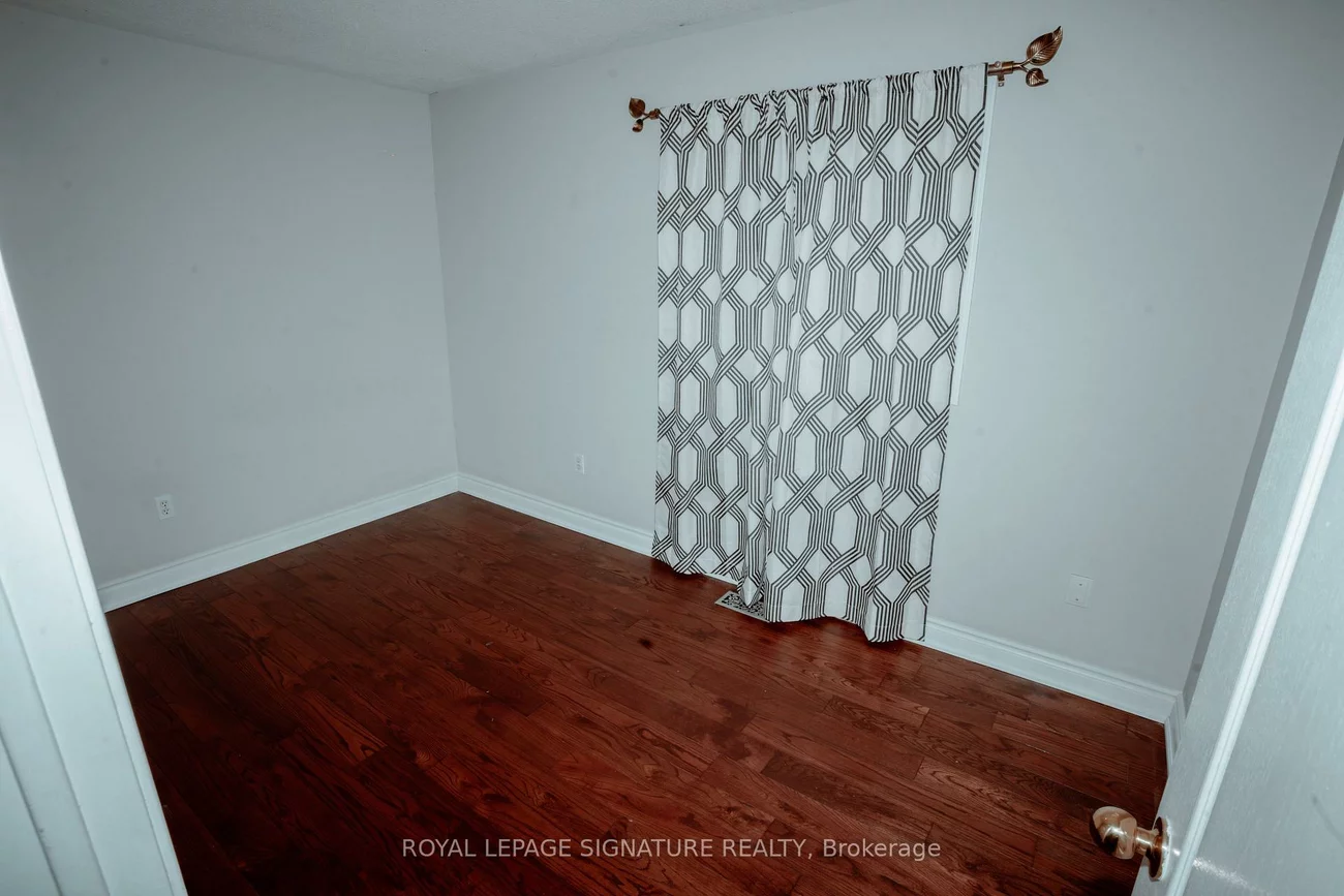 945, Mandolin, Meadowvale Village, Mississauga