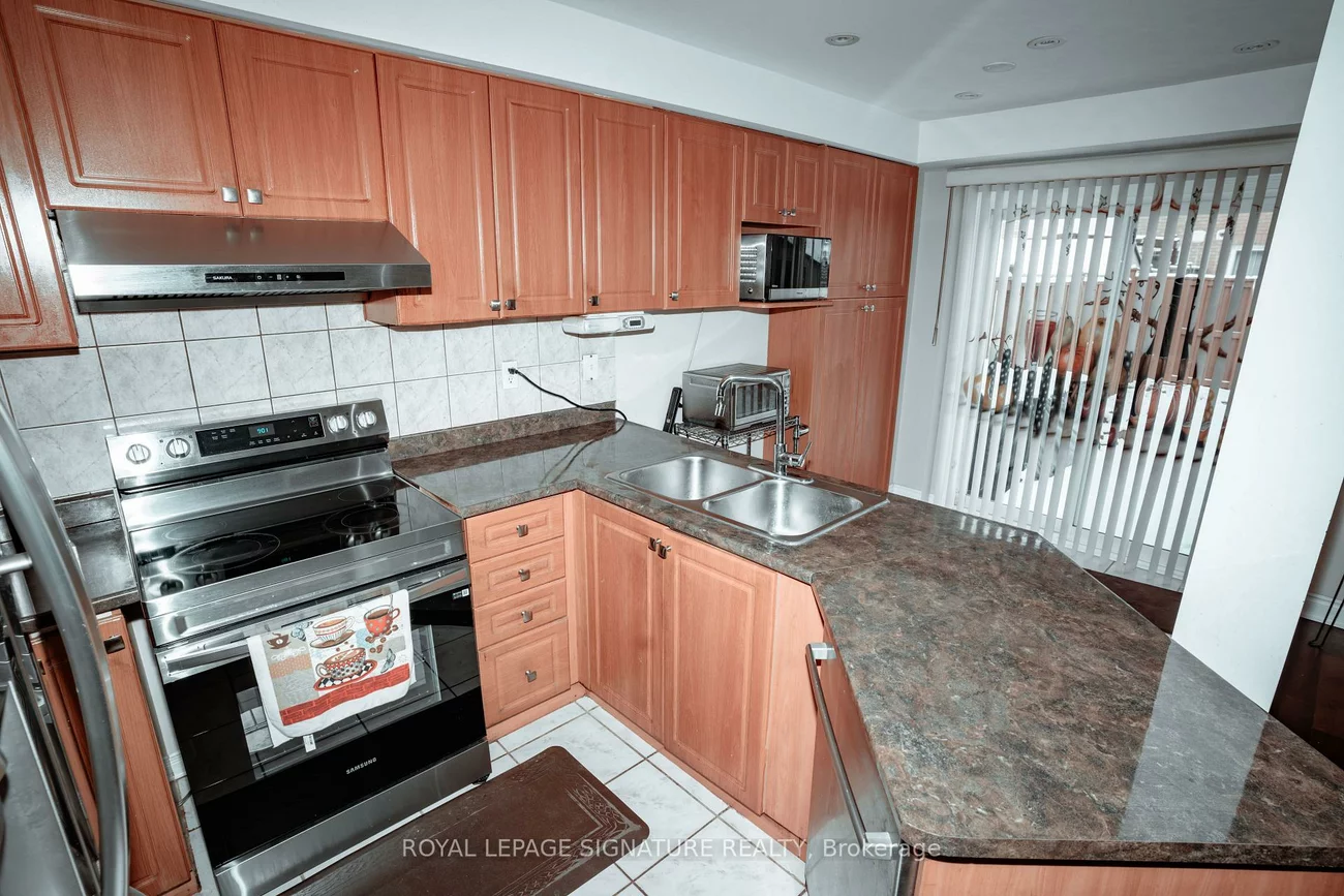 945, Mandolin, Meadowvale Village, Mississauga