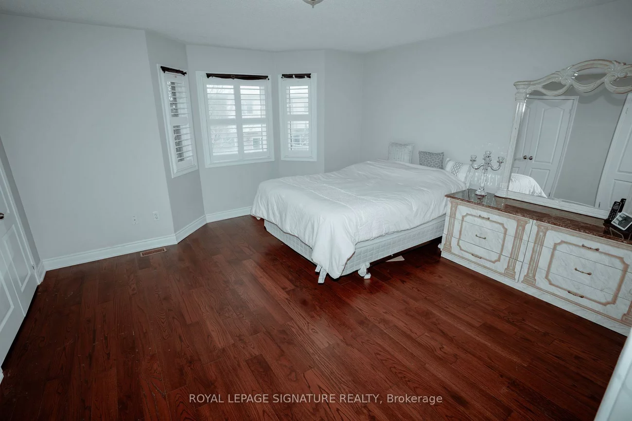945, Mandolin, Meadowvale Village, Mississauga