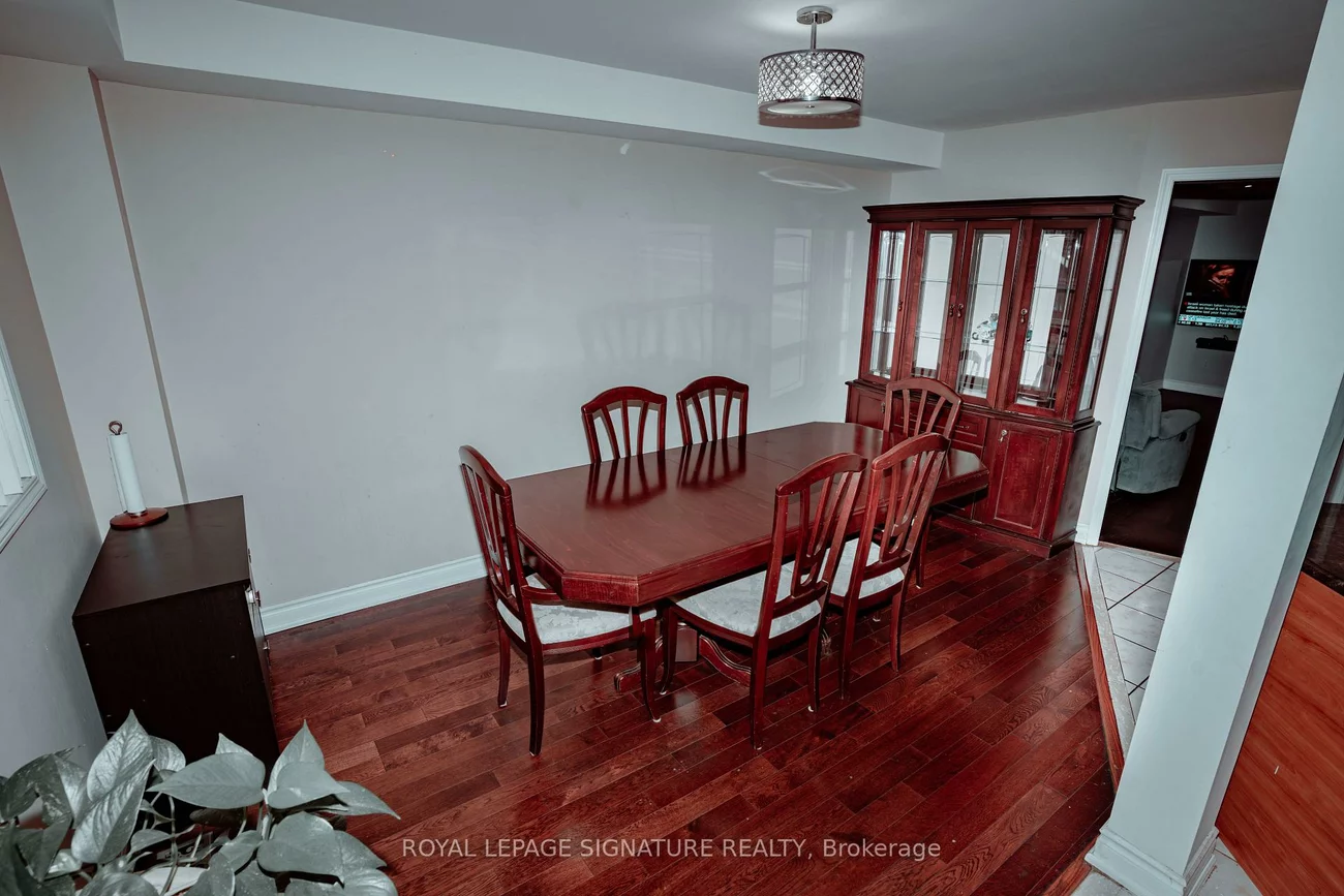 945, Mandolin, Meadowvale Village, Mississauga