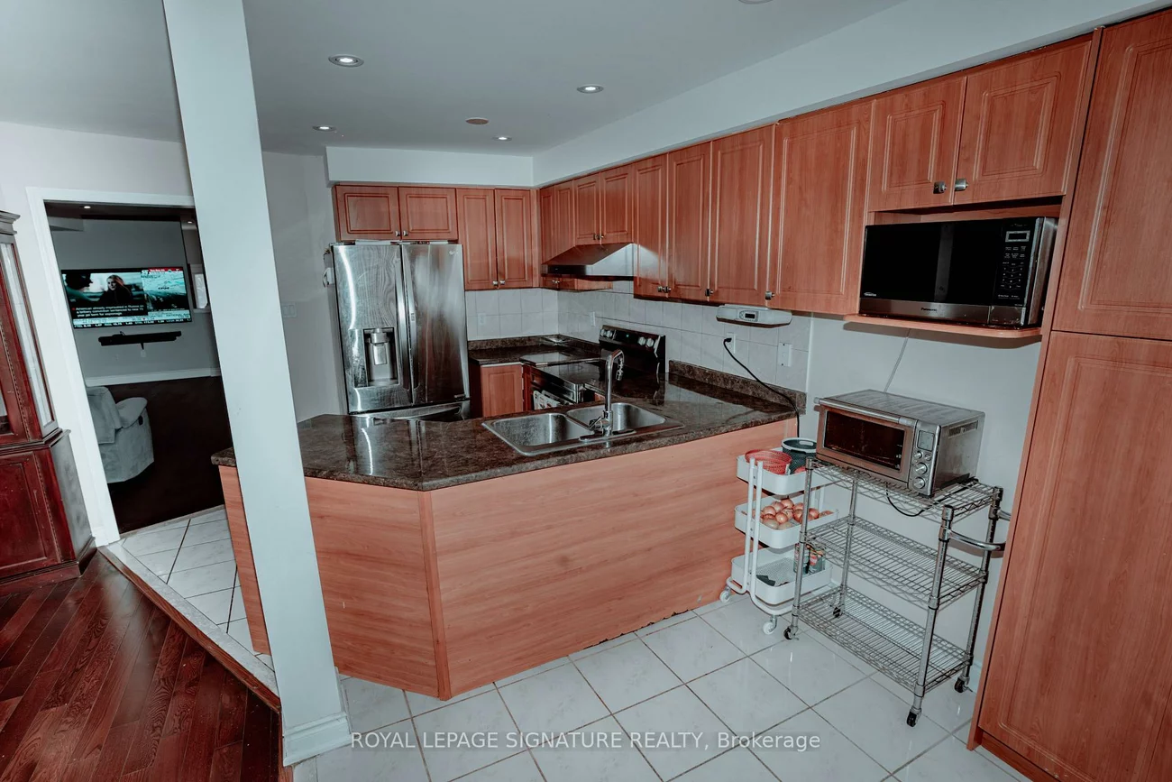 945, Mandolin, Meadowvale Village, Mississauga