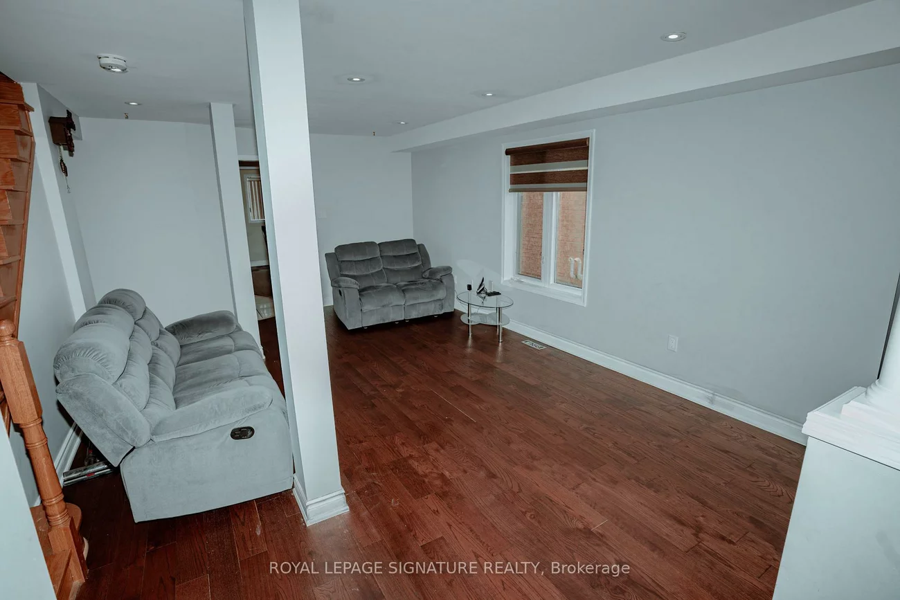 945, Mandolin, Meadowvale Village, Mississauga