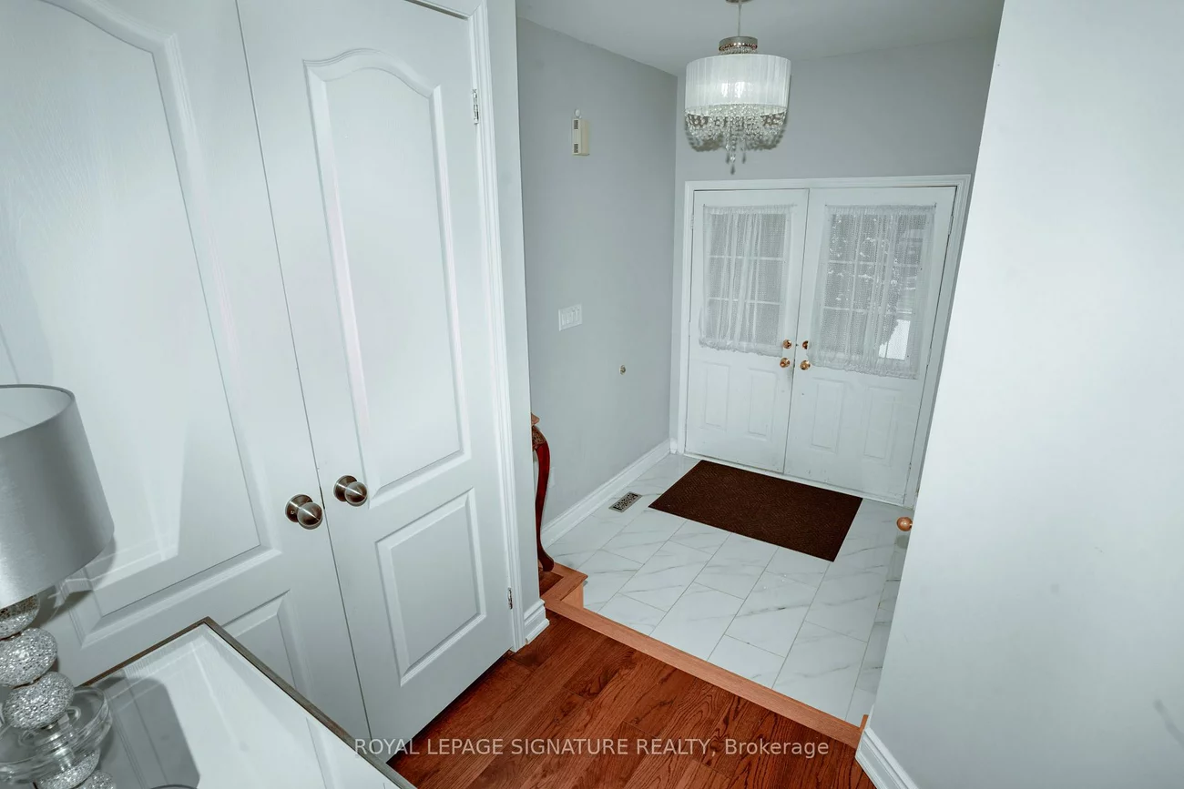 945, Mandolin, Meadowvale Village, Mississauga