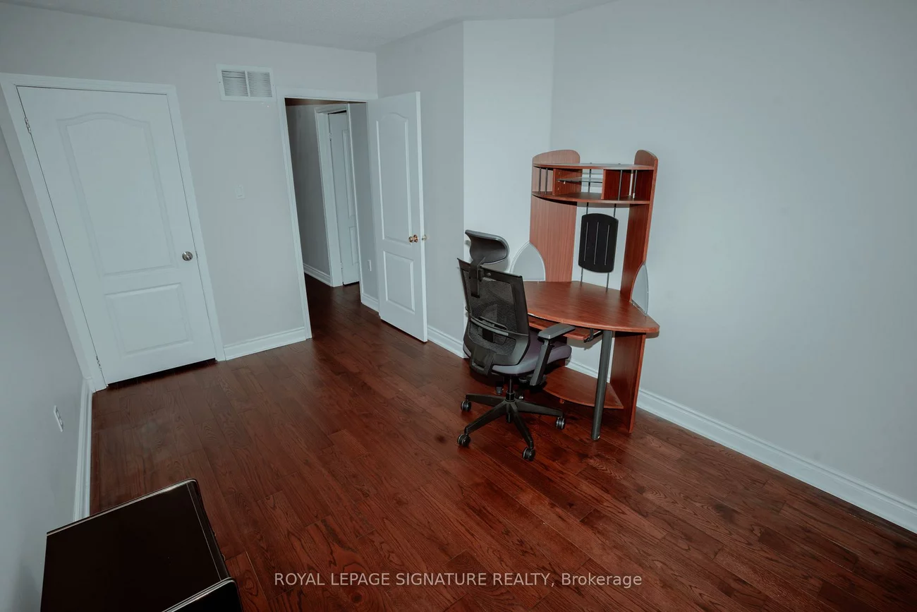 945, Mandolin, Meadowvale Village, Mississauga