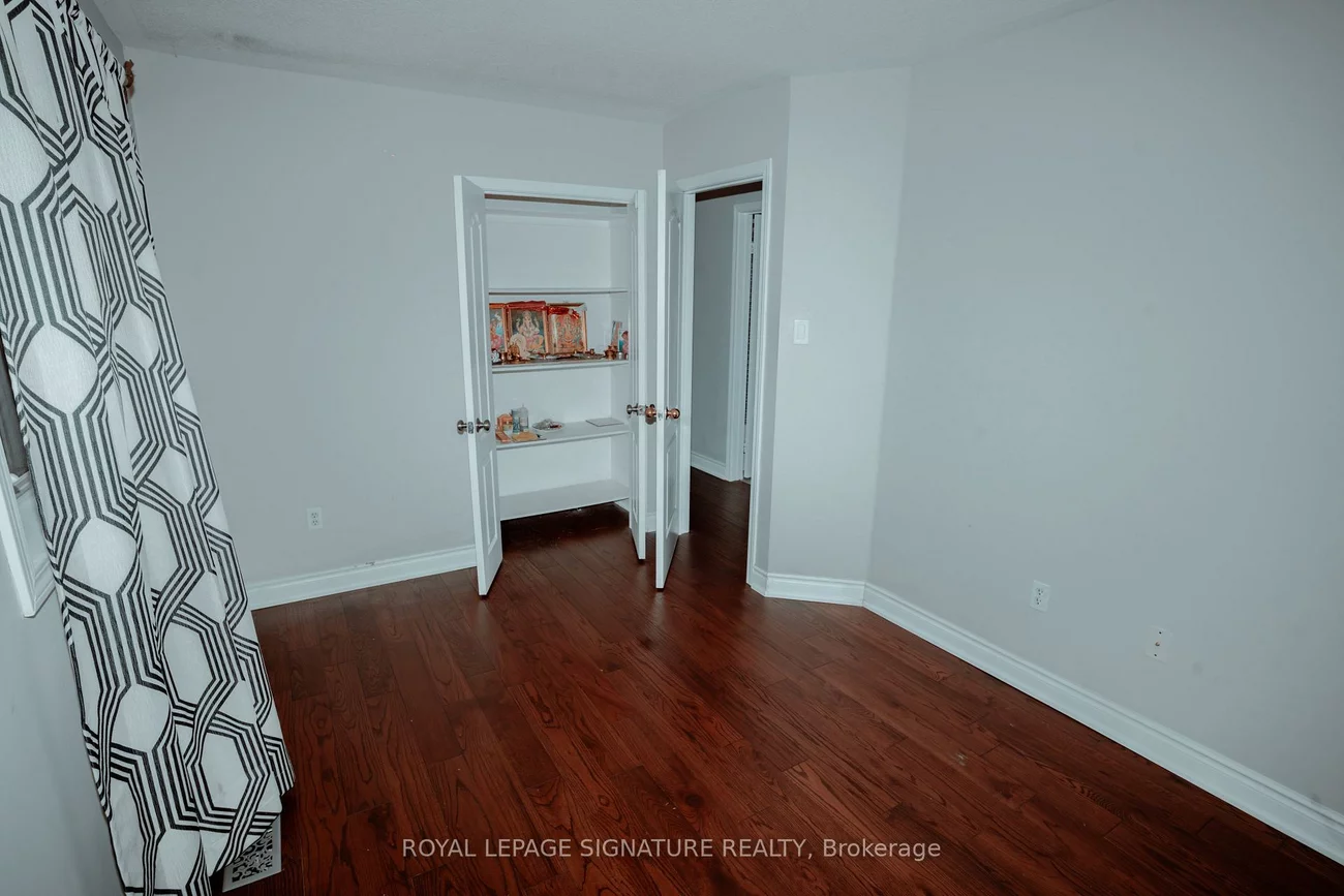 945, Mandolin, Meadowvale Village, Mississauga