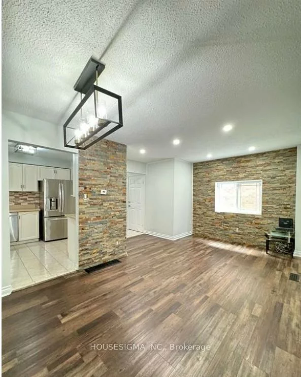 659, Roselaire, Hurontario, Mississauga
