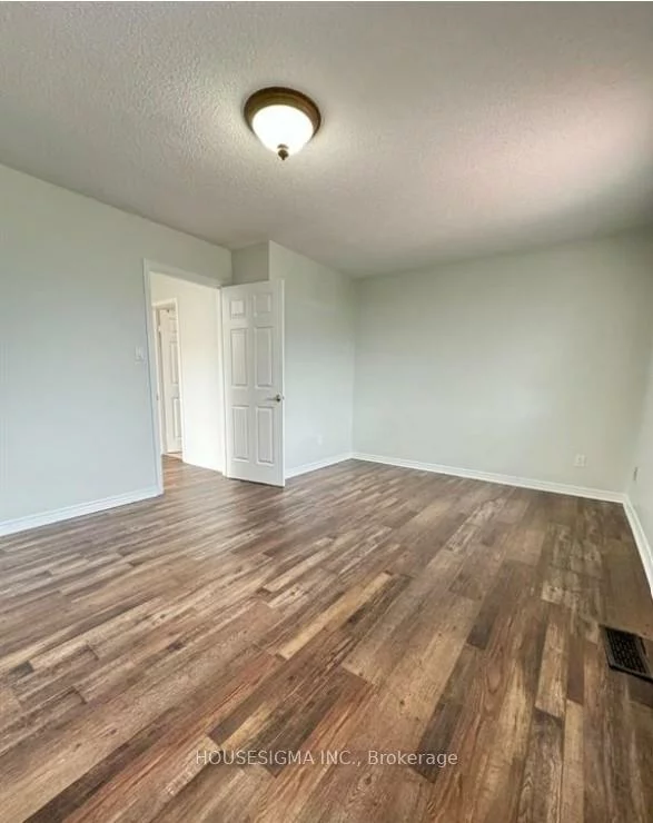 659, Roselaire, Hurontario, Mississauga