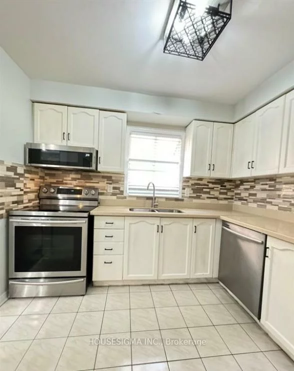 659, Roselaire, Hurontario, Mississauga