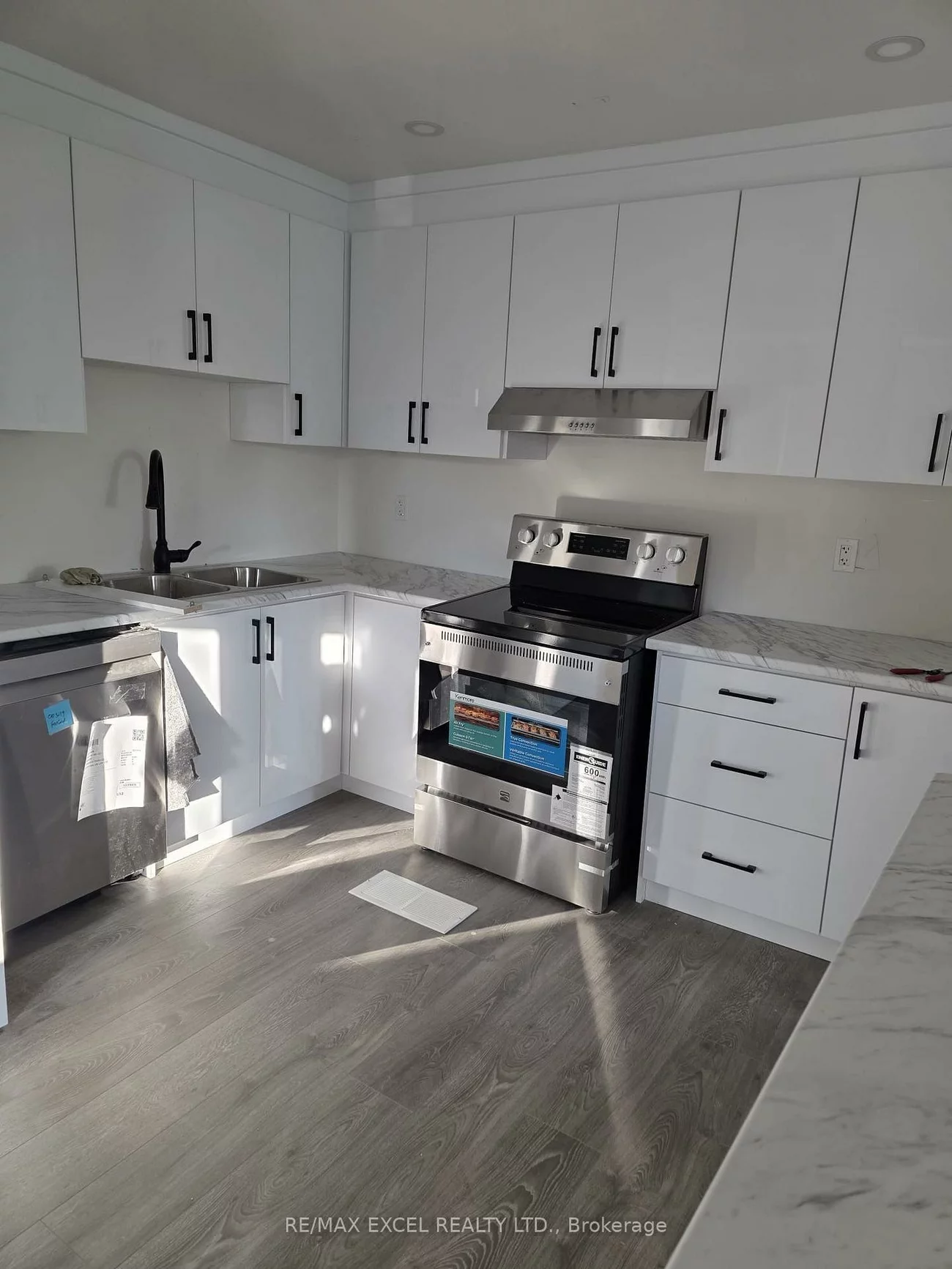 420, Winfield, Hurontario, Mississauga