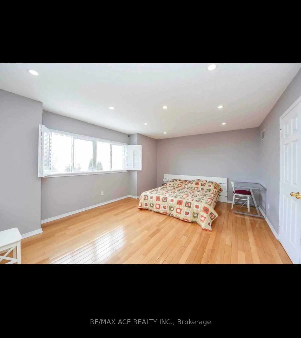 1079, Bluehorn, East Credit, Mississauga
