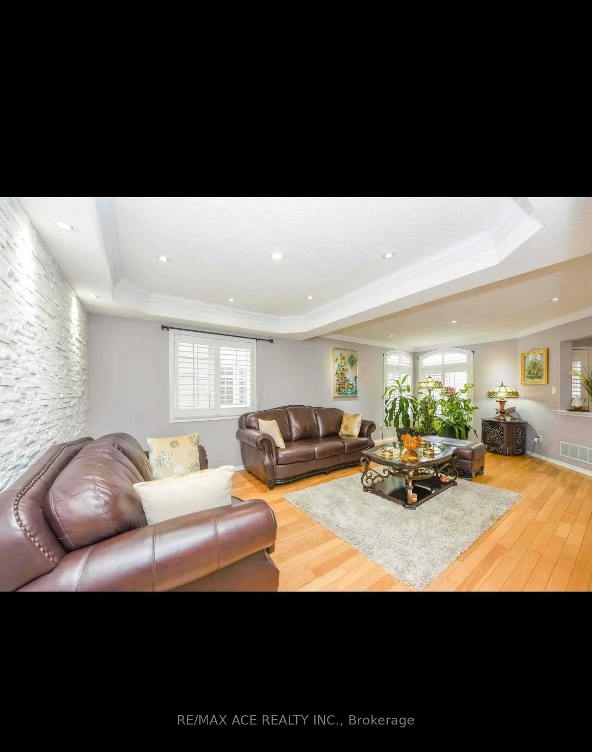1079, Bluehorn, East Credit, Mississauga