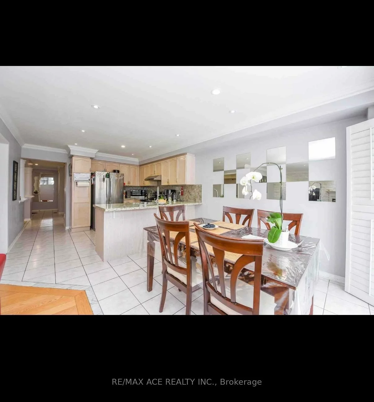 1079, Bluehorn, East Credit, Mississauga