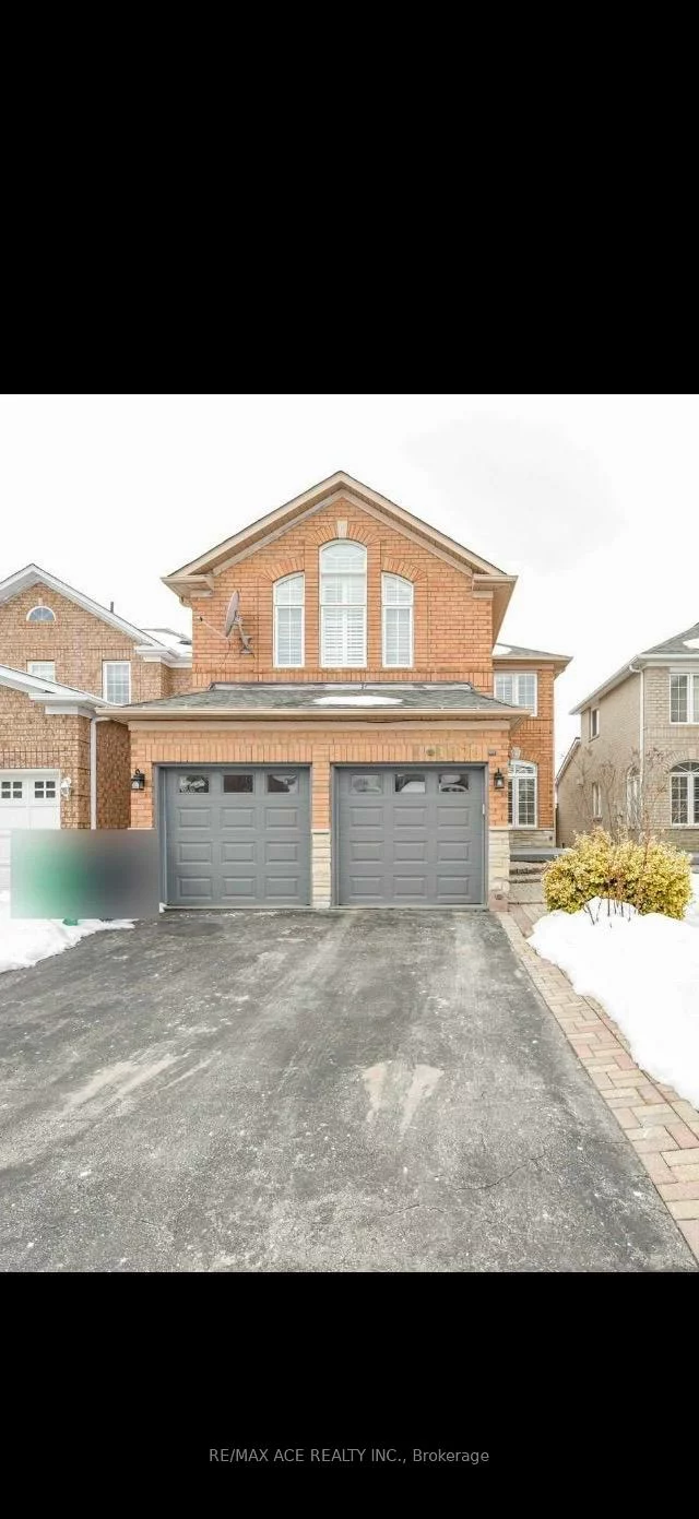 1079, Bluehorn, East Credit, Mississauga