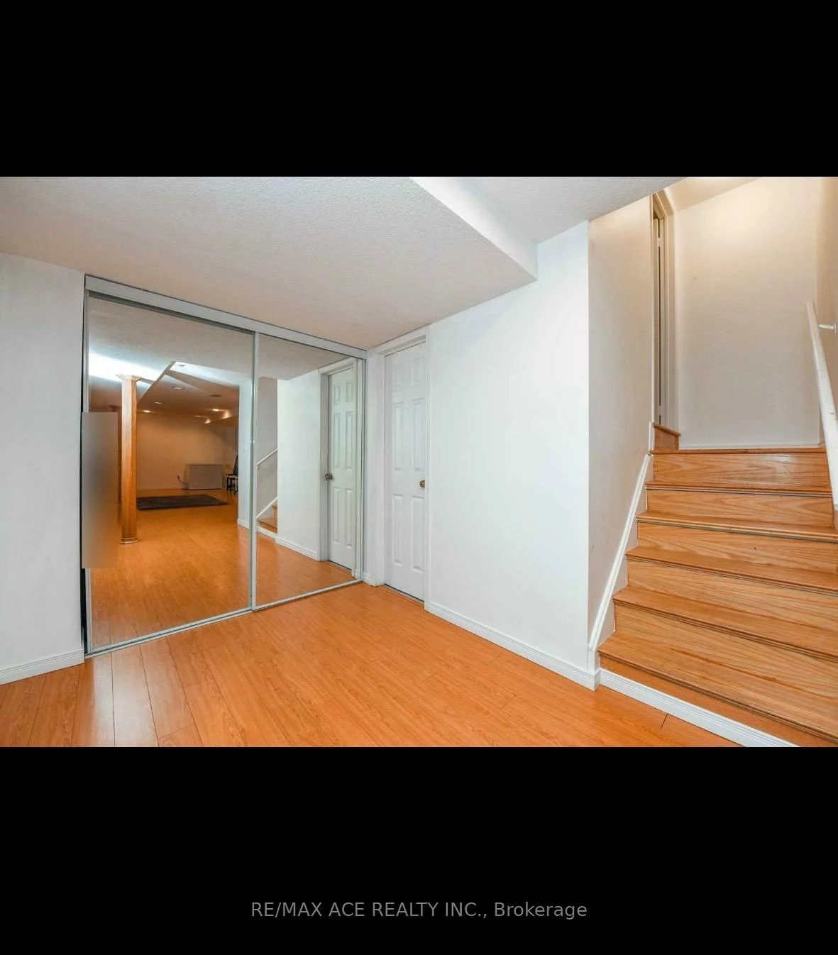 1079, Bluehorn, East Credit, Mississauga