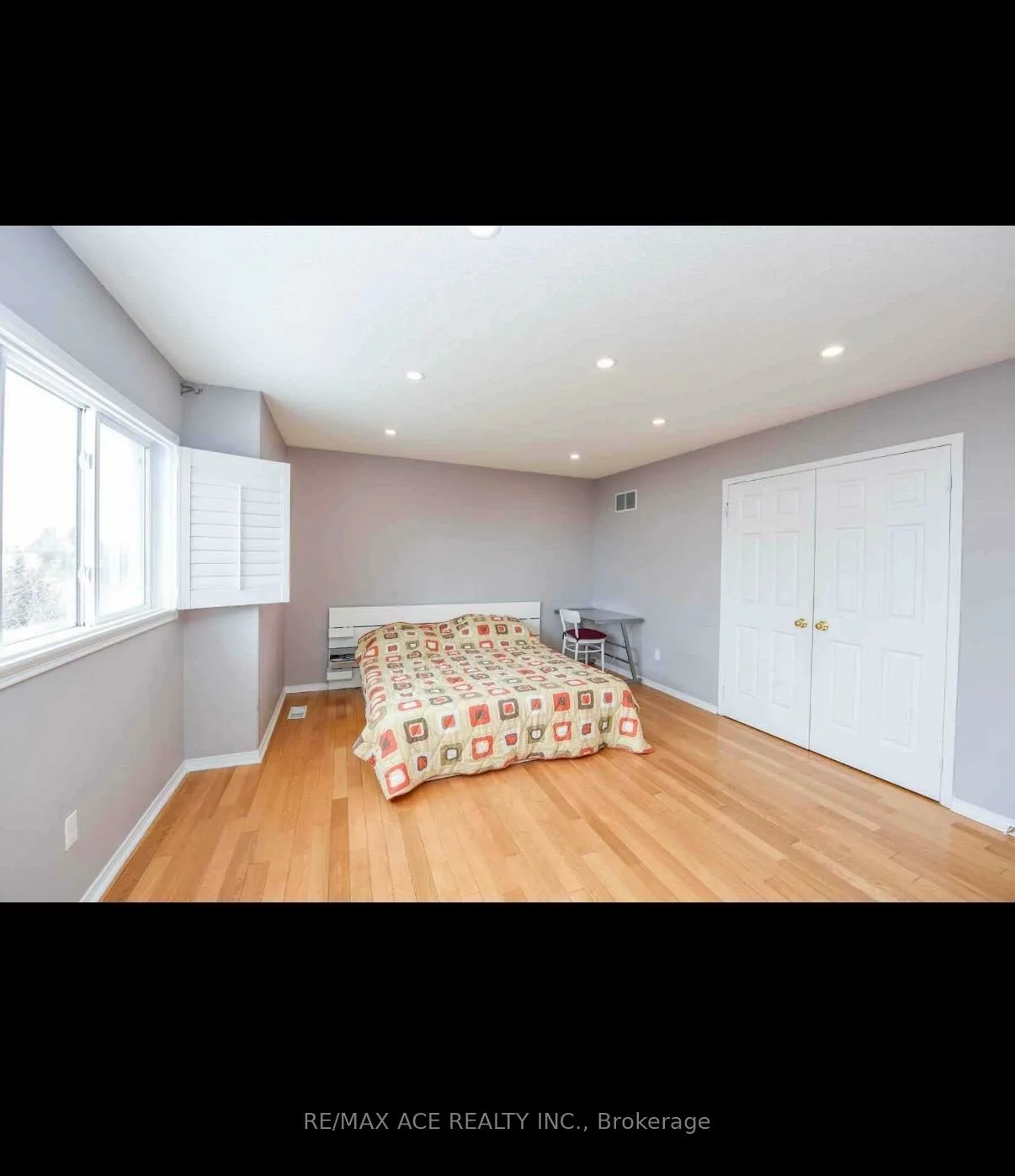 1079, Bluehorn, East Credit, Mississauga