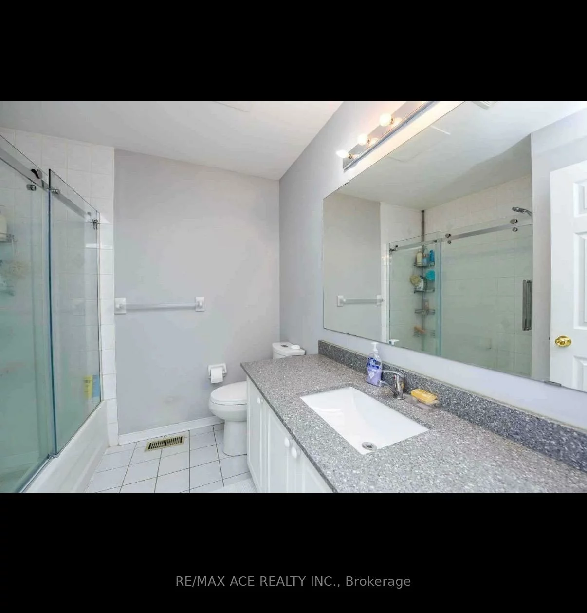 1079, Bluehorn, East Credit, Mississauga