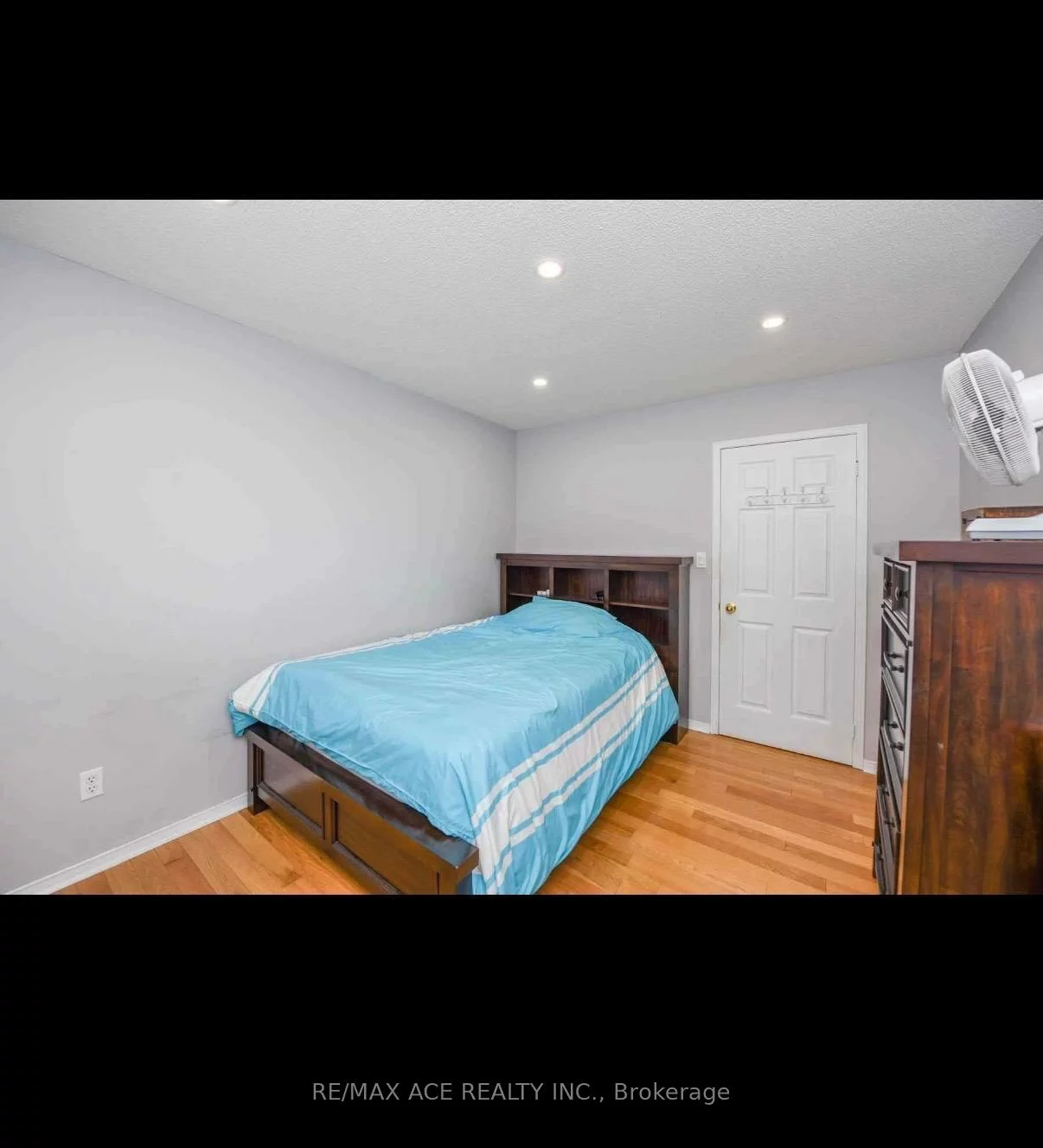 1079, Bluehorn, East Credit, Mississauga