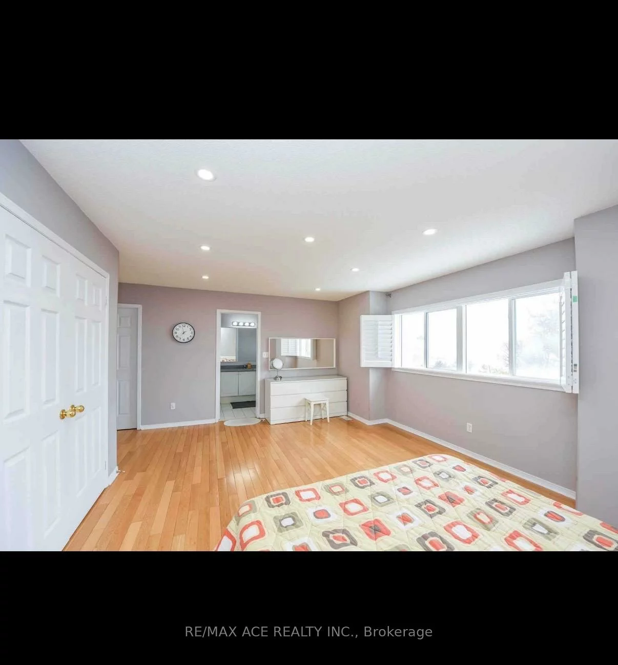 1079, Bluehorn, East Credit, Mississauga